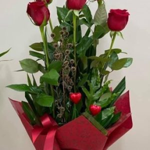 6 RED ROSES IN HAT BOX